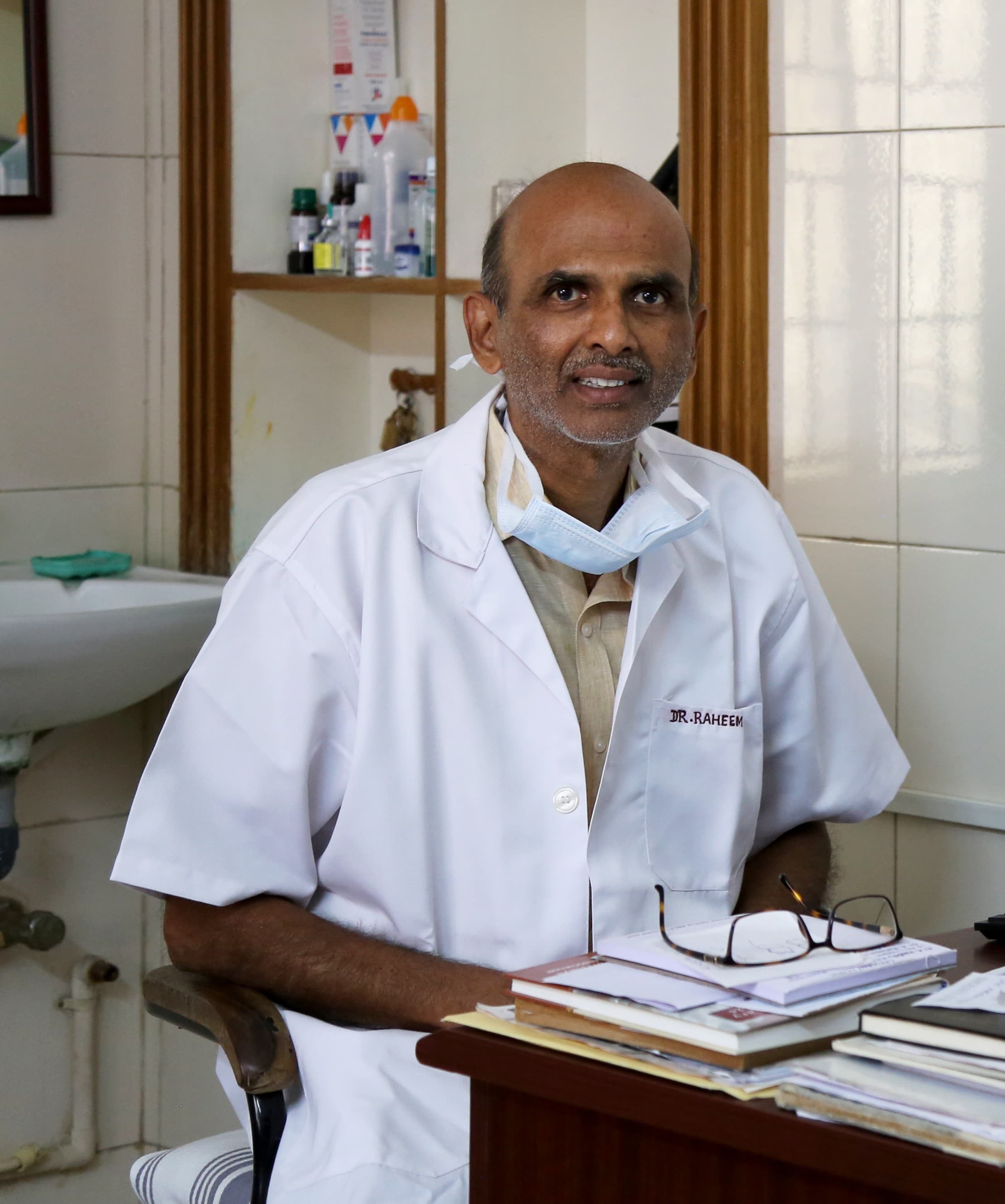 Dr. A. Raheem - Consultant Endodontist and Dental Surgeon at Crescent Clinic Cumbum